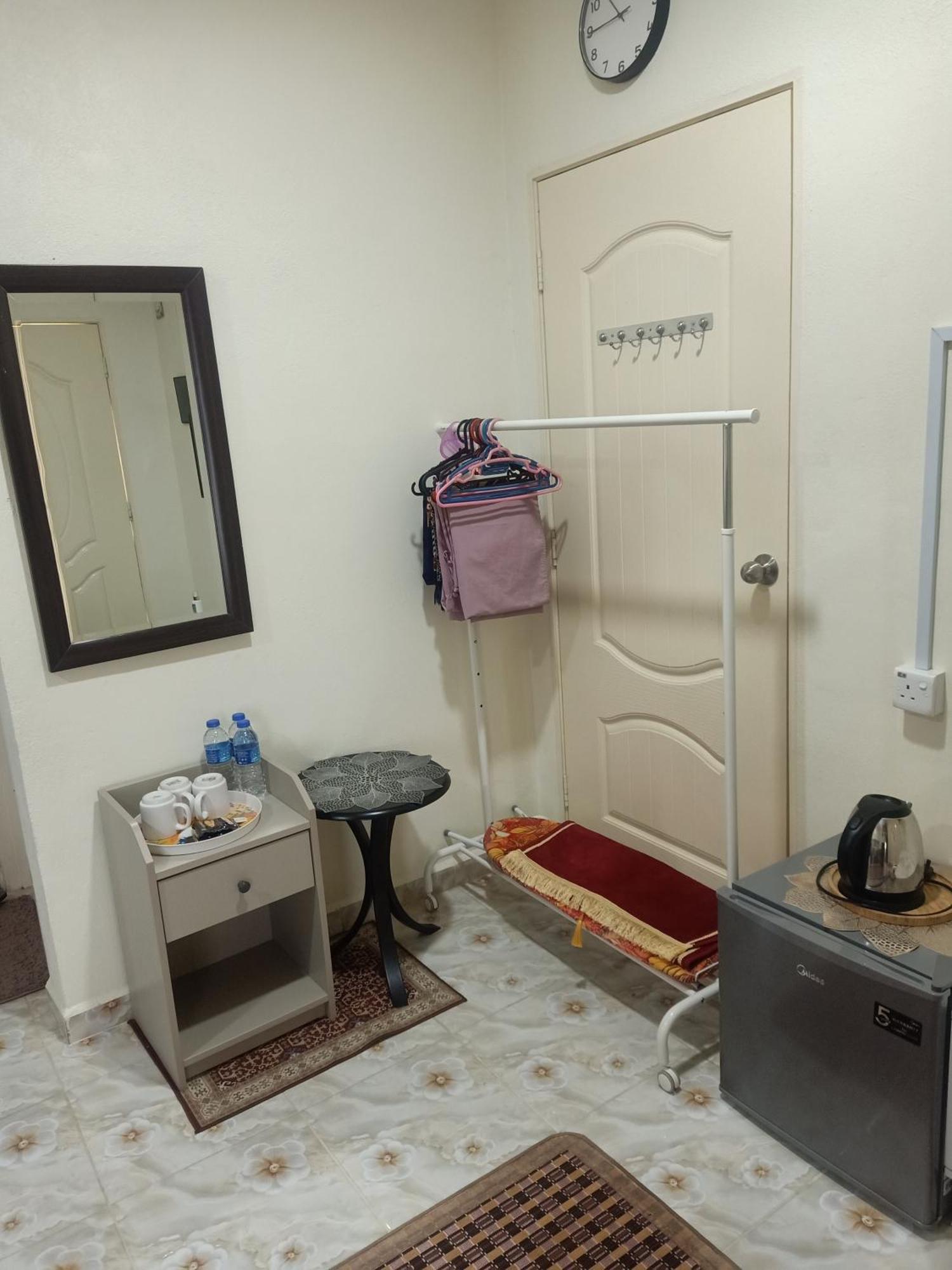 Heal Inn Roomstay- Islamic Guest Кангар Экстерьер фото