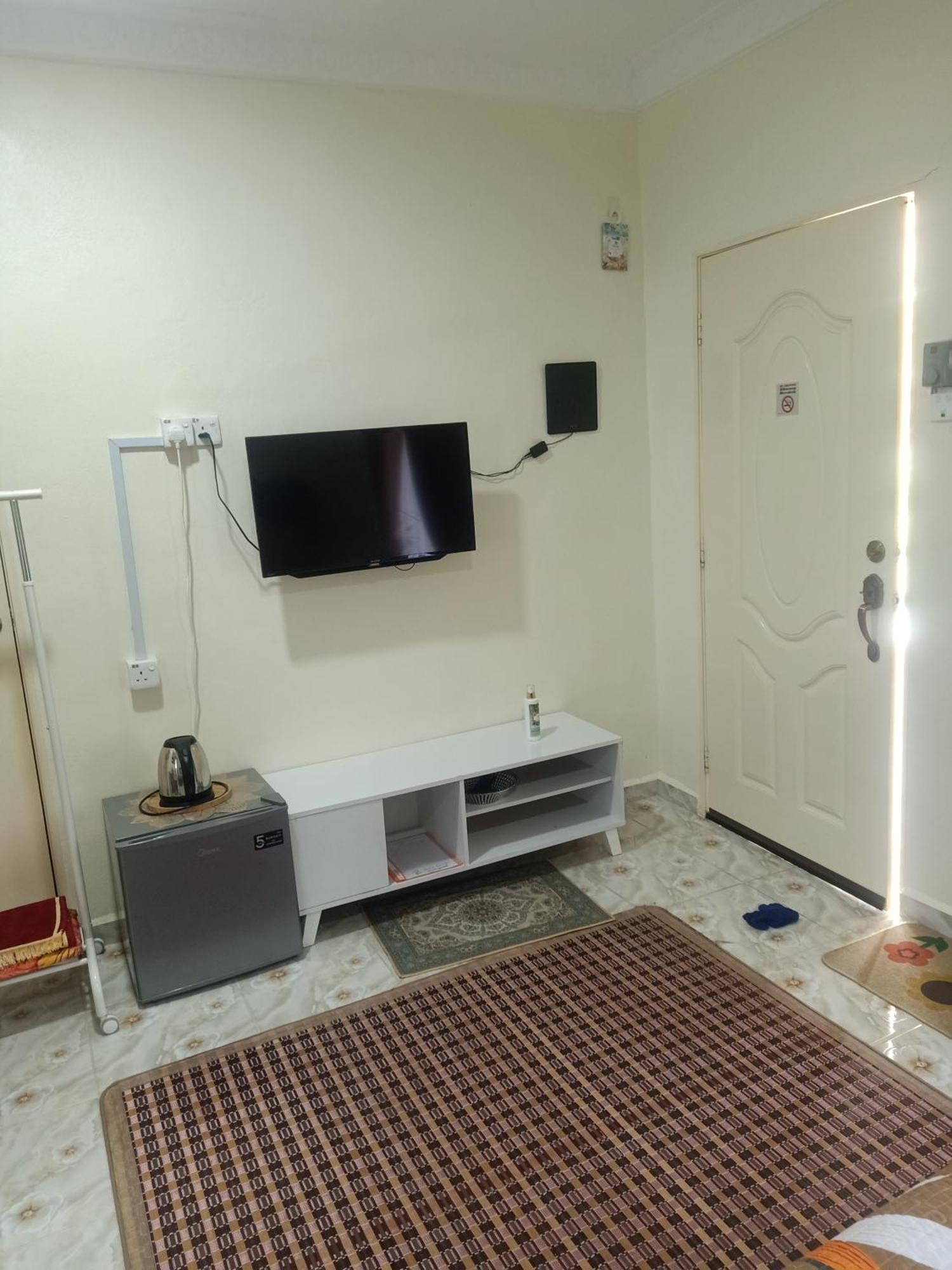 Heal Inn Roomstay- Islamic Guest Кангар Экстерьер фото