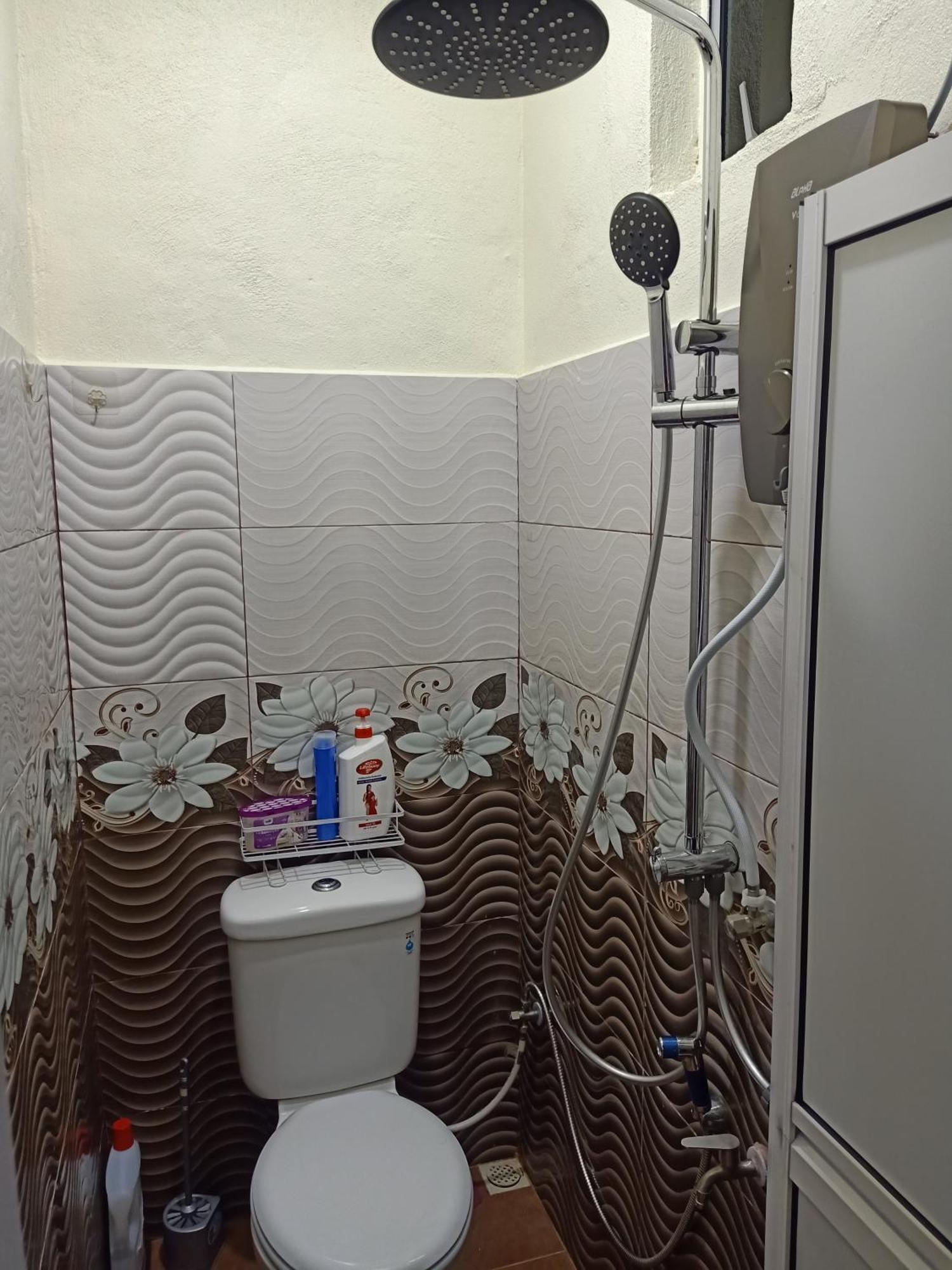 Heal Inn Roomstay- Islamic Guest Кангар Экстерьер фото